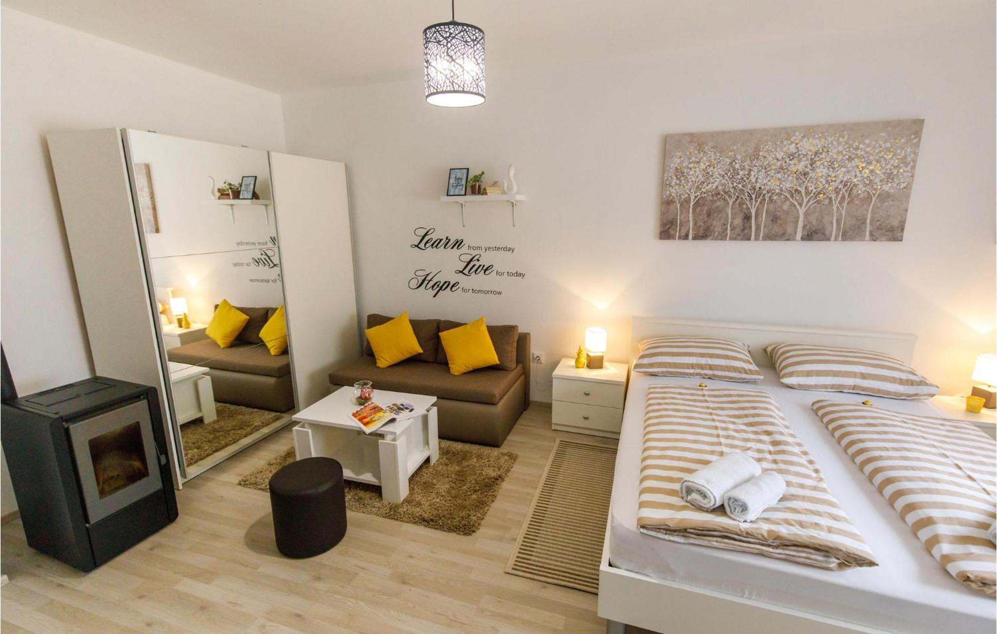 Gorgeous Home In Knin With Kitchen Kovacic Luaran gambar
