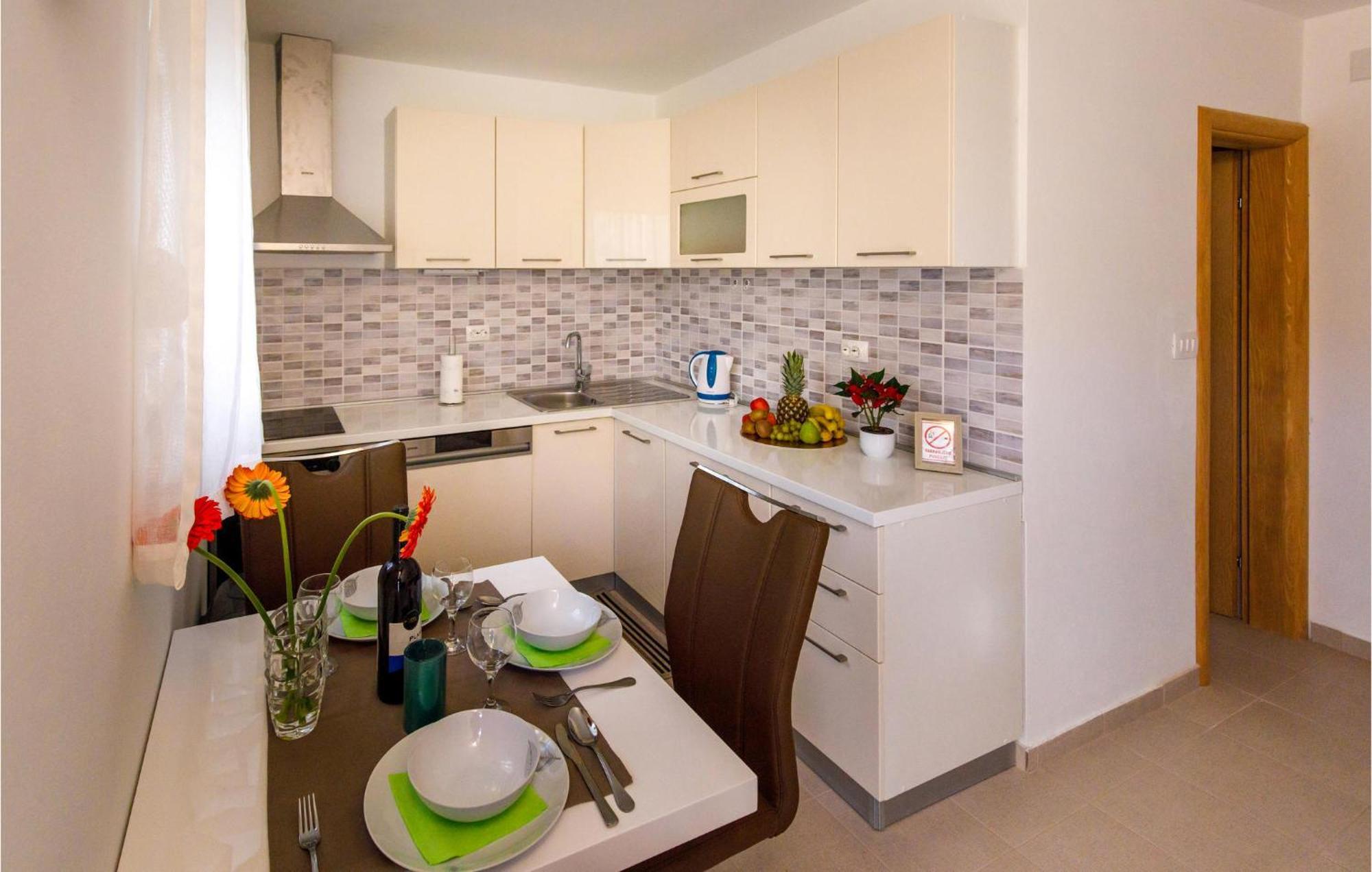 Gorgeous Home In Knin With Kitchen Kovacic Luaran gambar