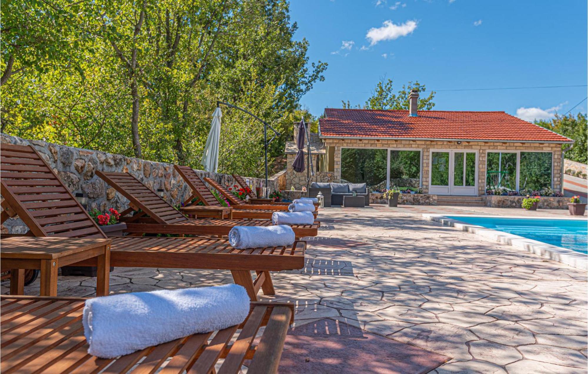 Gorgeous Home In Knin With Kitchen Kovacic Luaran gambar