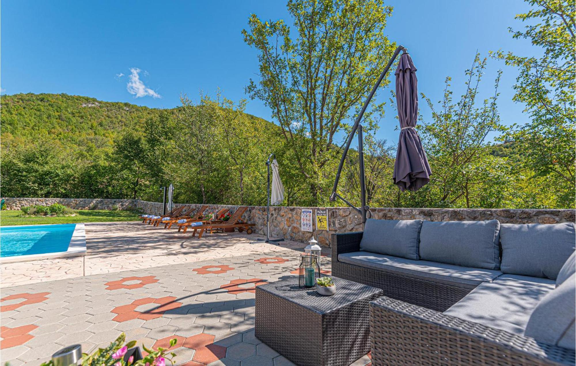 Gorgeous Home In Knin With Kitchen Kovacic Luaran gambar